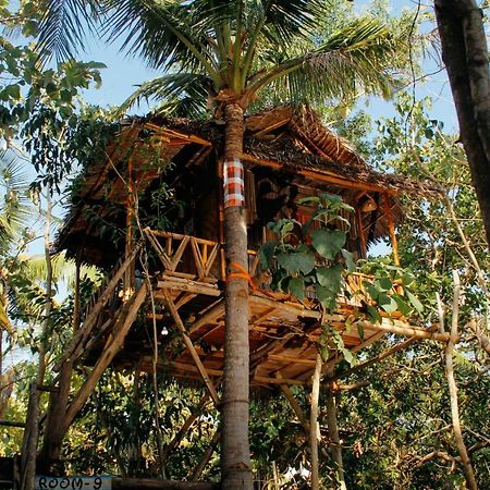 מלון Batununggul Nyuh Bengkok Tree House מראה חיצוני תמונה