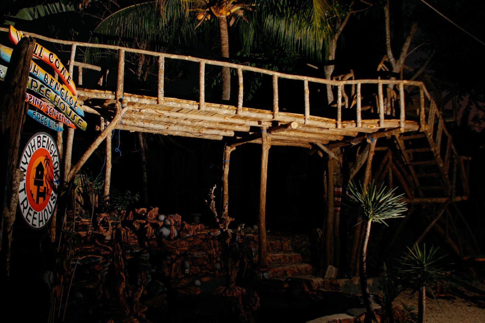 מלון Batununggul Nyuh Bengkok Tree House מראה חיצוני תמונה