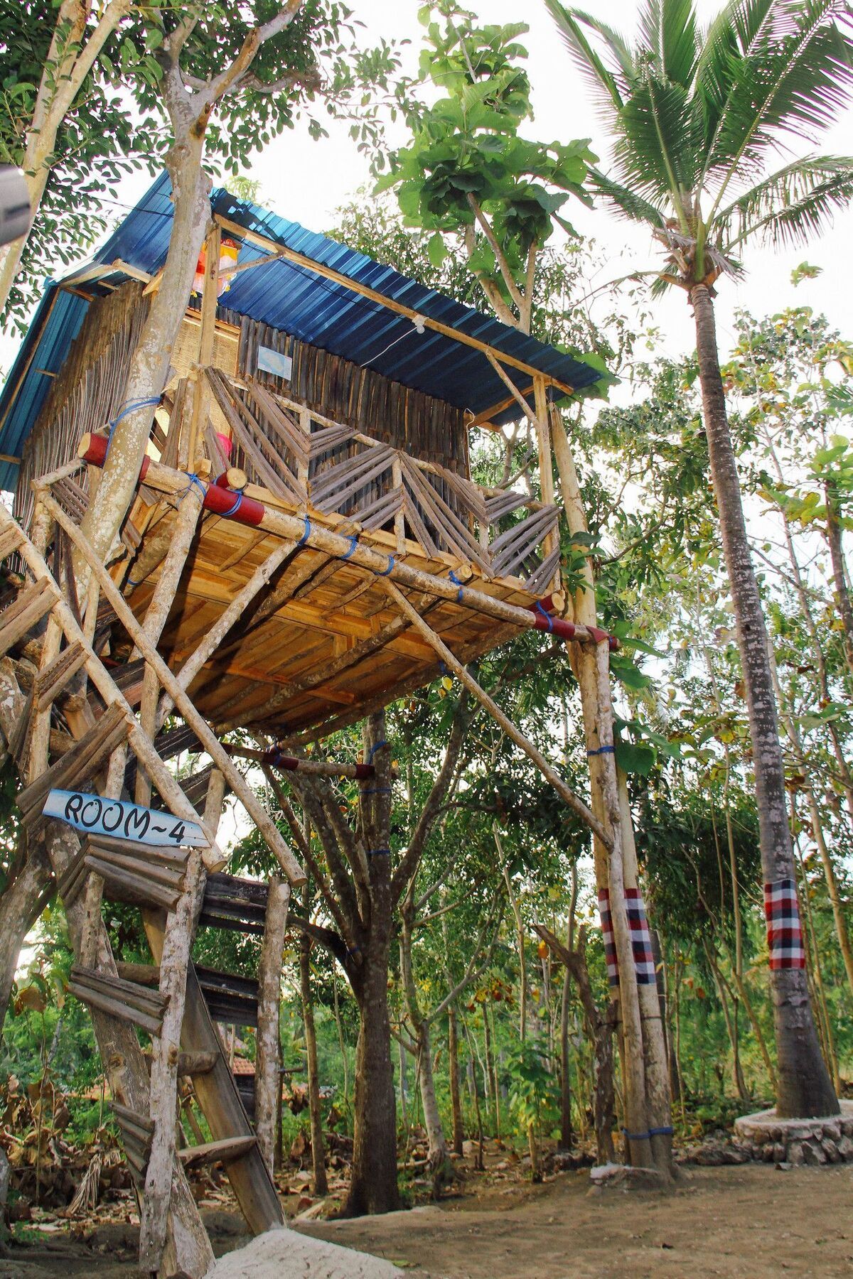 מלון Batununggul Nyuh Bengkok Tree House מראה חיצוני תמונה